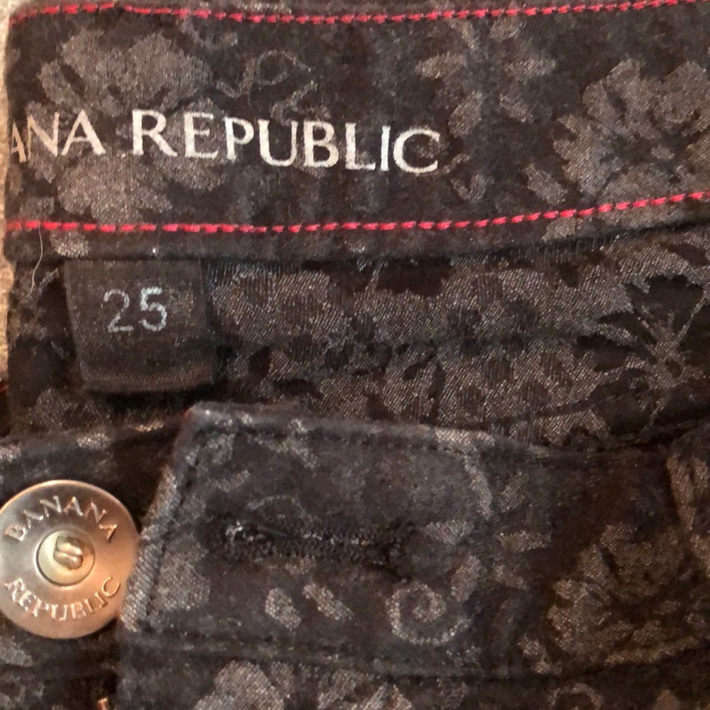 Black floral print skinny pants